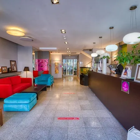 Unique Boutique 4*