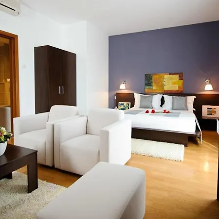 Unique Boutique 4*