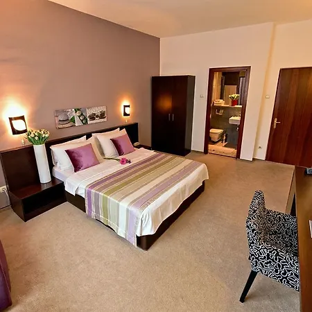 Unique Boutique 4* Бухарест