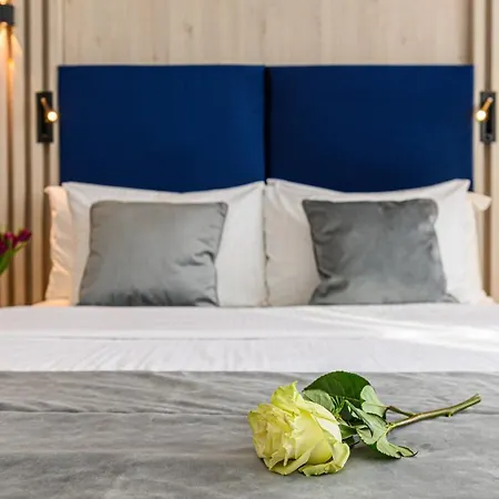 Unique Boutique 4*