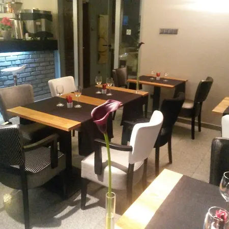 Unique Boutique 4*