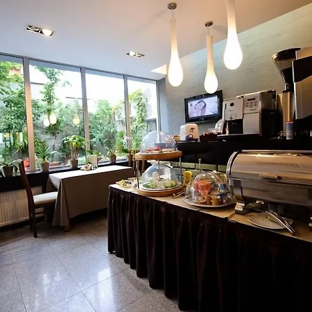 Unique Boutique 4*