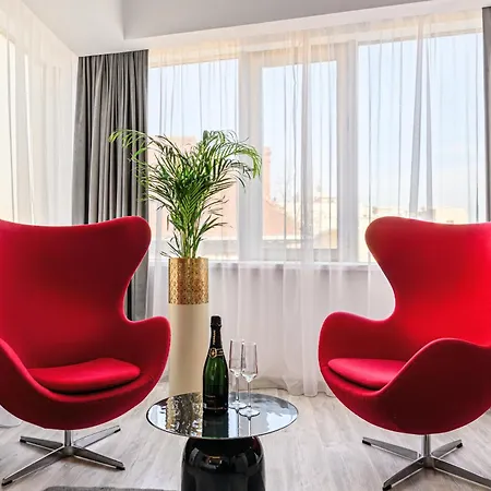 Unique Boutique 4*