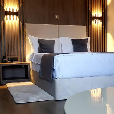 Unique Boutique 4*