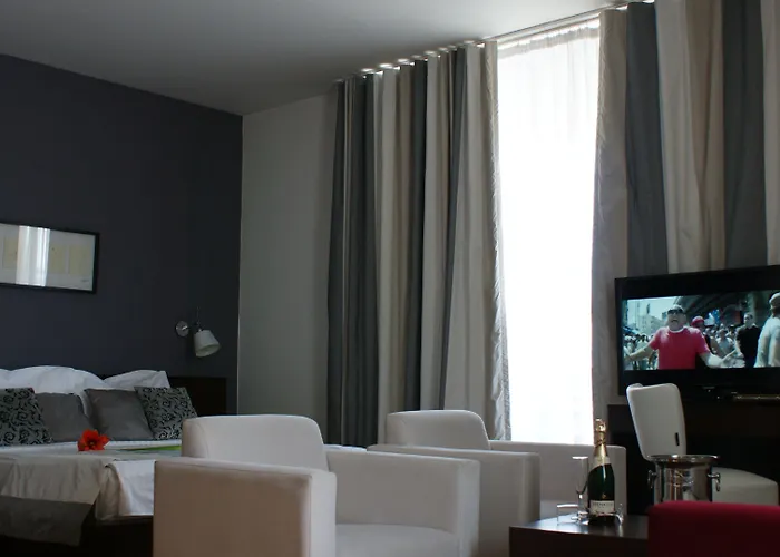 Ξενοδοχείο Unique Boutique 4*