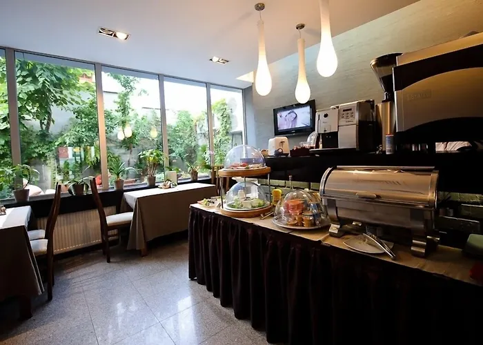 Unique Boutique 4*