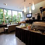 Unique Boutique 4*
